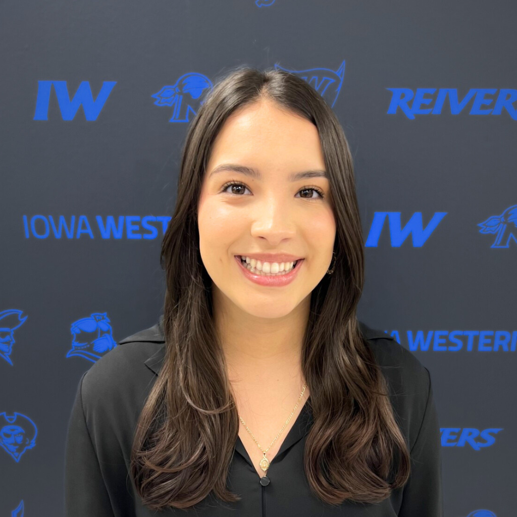 Larissa Hernandez Headshot